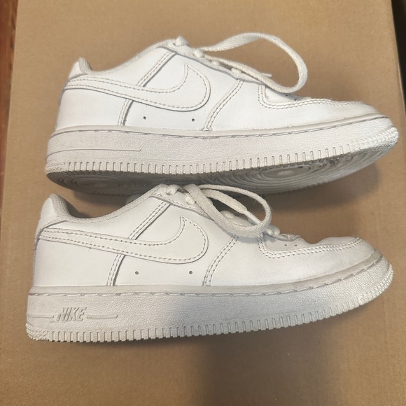 Kid’s Air Force 1s - Picture 4 of 4